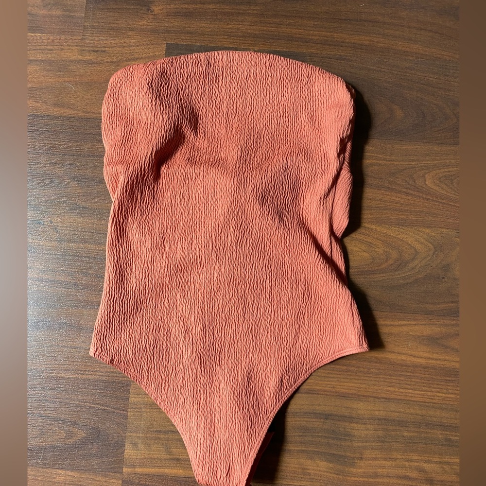 Rust strapless bodysuit - Picture 2 of 4